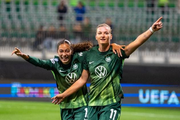 Deutschland, Fussball, UEFA, Women™s Champions League, 1. Spieltag 2025 2026, VfL Wolfsburg - Paris St. Germain am 08.10. in Wolfsburg (AOK-Stadion): Torjubel Tor zum 3:0 Alexandra Popp (VfL Wolfsburg 11) Copyright: xSvenxHeidmannx