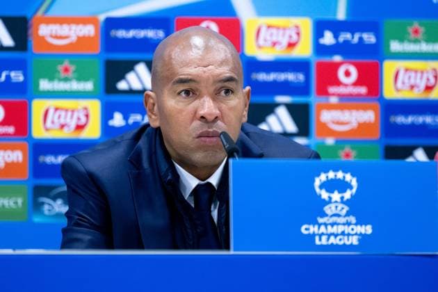 Paulo Cesar (Paris Saint Germain, Trainer), GER, VfL Wolfsburg (WOB) vs Paris Saint Germain (PSG), Fussball Uefa Womens Champions League, Ligaphase, 1. Spieltag, Saison 2025 2026, 08.10.2025 GER, VfL Wolfsburg vs Paris Saint Germain, Fussball Uefa Womens Champions League, Ligaphase, 1. Spieltag, Saison 2025 2026, 08.10.2025 Wolfsburg Copyright: xEibner-Pressefoto Memmlerx EP_MMR