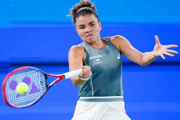 WUHAN, CHINA - OCTOBER 08: Jasmine Paolini of Italy competes in the Women s Singles Round of 32 match against Yuan Yue of China on day 5 of 2025 Wuhan Open at Optics Valley International Tennis Center on October 8, 2025 in Wuhan, Hubei Province of China.  Copyright: xVCGx 111595917744