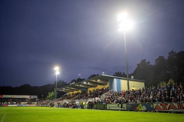 Fußball, Herren, Saison 2025 2026, Testspiel, FSV 63 Luckenwalde - 1. FC Union Berlin (0:3), Flutlicht und Haupttribüne, 08.10. 2025, Copyright: xMatthiasxKochx