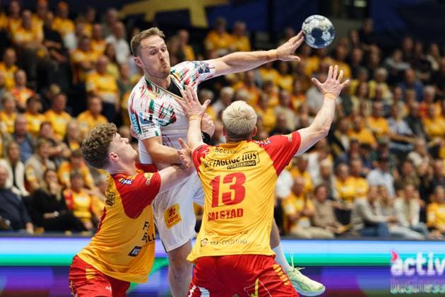 GOG v Magdeburg, EHF Champions League Handball, Svendborg, Denmark Svendborg, Denmark. 08th, October 2025. Albin Lagergren (21) of Magdeburg seen during the EHF Champions League match between GOG and Magdeburg at Arena Svendborg in Svendborg. Denmark, Svendborg  Copyright: xGonzalesxPhoto LauxNielsenx