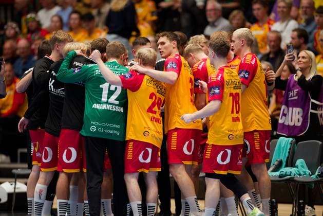 GOG v Magdeburg, EHF Champions League Handball, Svendborg, Denmark Svendborg, Denmark. 08th, October 2025.The players of GOG seen during a time-out at the EHF Champions League match between GOG and Magdeburg at Arena Svendborg in Svendborg. Denmark, Svendborg  Copyright: xGonzalesxPhoto LauxNielsenx