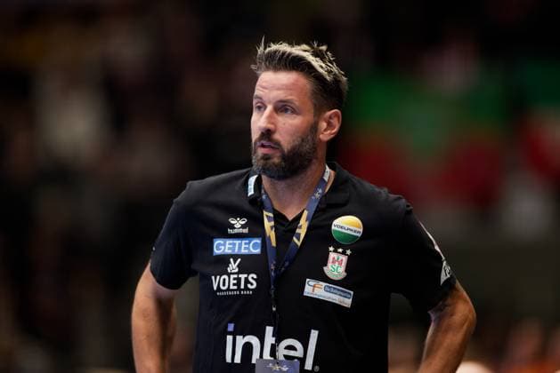 GOG v Magdeburg, EHF Champions League Handball, Svendborg, Denmark Svendborg, Denmark. 08th, October 2025. Head coach Bennet Wiegert of Magdeburg seen during the EHF Champions League match between GOG and Magdeburg at Arena Svendborg in Svendborg. Denmark, Svendborg  Copyright: xGonzalesxPhoto LauxNielsenx