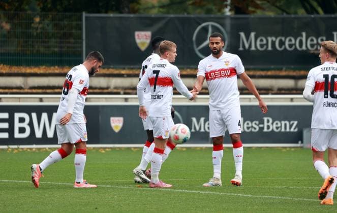 09.10.25 VfB Stuttgart - SV Elversberg Deutschland, Stuttgart, 09.10.2025, Fussball, Bundesliga, Testspiel, VfB Stuttgart - SV Elversberg: Maximilian Mittelstädt (VfB Stuttgart); Jubel Tor Elfmeter 1:0 Mittelstädt.