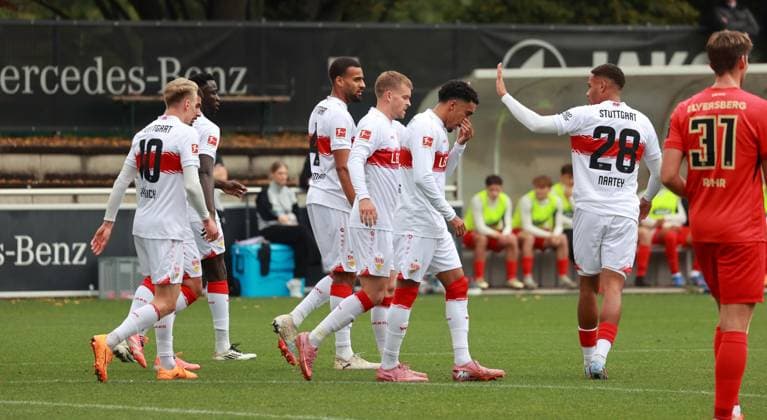 09.10.25 VfB Stuttgart - SV Elversberg Deutschland, Stuttgart, 09.10.2025, Fussball, Bundesliga, Testspiel, VfB Stuttgart - SV Elversberg: Maximilian Mittelstädt (VfB Stuttgart); Jubel Tor Elfmeter 1:0 Mittelstädt.