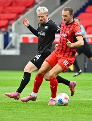 09.10.2025 - Fussball - Saison 2025 2026 - Testspiel Freundschaftsspiel Vorbereitungsspiel : 1. FC Heidenheim FCH - SpVgg Greuther Fürth ( Kleeblatt ) - - xwoxzix - Jomaine Consbruch (14, SpVgg Greuther Fürth ) Jonas Föhrenbach Foehrenbach (19, 1. FC Heidenheim FCH )
