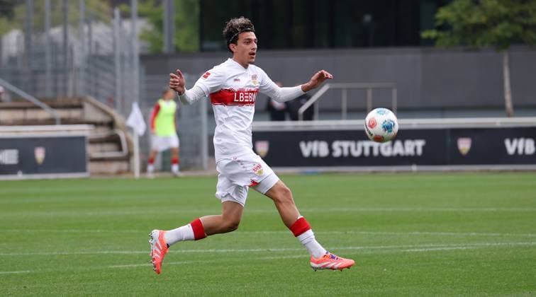 BAU 09.10.2025 Stuttgart Fußball VfB Stuttgart vs. SV Elversberg, Ameen Al-Dakhil (VfB)