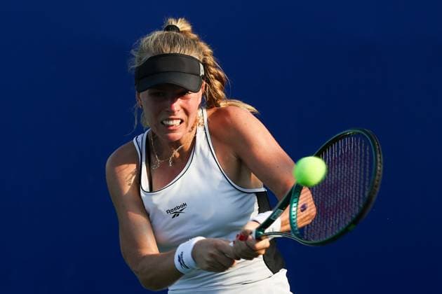 WUHAN, CHINA - OCTOBER 09: Magdalena Frech of Poland returns a shot in the Women s Singles Round of 16 match against Laura Siegemund of Germany on day 6 of 2025 Wuhan Open at Optics Valley International Tennis Center on October 9, 2025 in Wuhan, Hubei Province of China.  Copyright: xVCGx 111596144638