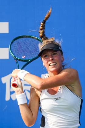 WUHAN, CHINA - OCTOBER 09: Magdalena Frech of Poland returns a shot in the Women s Singles Round of 16 match against Laura Siegemund of Germany on day 6 of 2025 Wuhan Open at Optics Valley International Tennis Center on October 9, 2025 in Wuhan, Hubei Province of China.  Copyright: xVCGx 111596144701