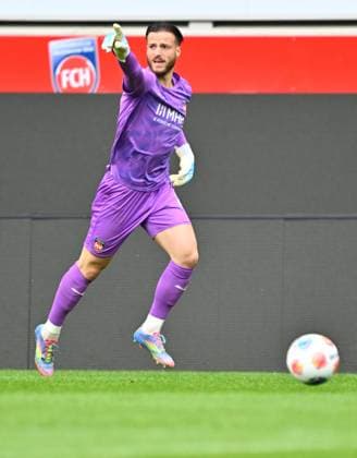 09.10.2025 - Fussball - Saison 2025 2026 - Testspiel Freundschaftsspiel Vorbereitungsspiel : 1. FC Heidenheim FCH - SpVgg Greuther Fürth ( Kleeblatt ) - - xwoxzix - Diant Ramaj (41, 1. FC Heidenheim FCH ) zeigt deutet