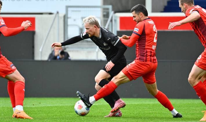 09.10.2025 - Fussball - Saison 2025 2026 - Testspiel Freundschaftsspiel Vorbereitungsspiel : 1. FC Heidenheim FCH - SpVgg Greuther Fürth ( Kleeblatt ) - - xwoxzix - Jomaine Consbruch (14, SpVgg Greuther Fürth ) Marnon Busch (2, 1. FC Heidenheim FCH )
