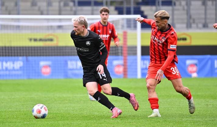 09.10.2025 - Fussball - Saison 2025 2026 - Testspiel Freundschaftsspiel Vorbereitungsspiel : 1. FC Heidenheim FCH - SpVgg Greuther Fürth ( Kleeblatt ) - - xwoxzix - Jomaine Consbruch (14, SpVgg Greuther Fürth ) Niklas Dorsch (30, 1. FC Heidenheim FCH )