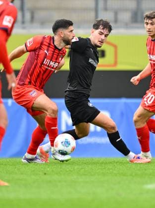 09.10.2025 - Fussball - Saison 2025 2026 - Testspiel Freundschaftsspiel Vorbereitungsspiel : 1. FC Heidenheim FCH - SpVgg Greuther Fürth ( Kleeblatt ) - - xwoxzix - Stefan Schimmer (9, 1. FC Heidenheim FCH ) Reno Münz Muenz (5, SpVgg Greuther Fürth )