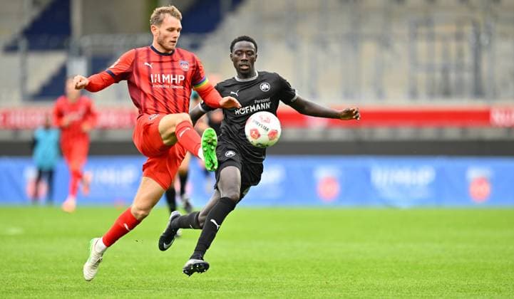 09.10.2025 - Fussball - Saison 2025 2026 - Testspiel Freundschaftsspiel Vorbereitungsspiel : 1. FC Heidenheim FCH - SpVgg Greuther Fürth ( Kleeblatt ) - - xwoxzix - Tim Siersleben (4, 1. FC Heidenheim FCH ) Omar Sillah (42, SpVgg Greuther Fürth )
