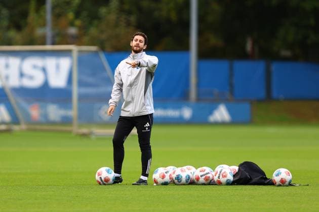 Basil More-Chevalier (Performance Manager, Hamburger SV) Fußball I Herren I Training I Saison 2025-2026 I Hamburger SV I 09.10.2025 I Trainingsplätze Volksparkstadion