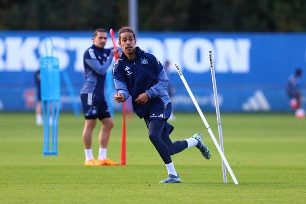 15 Yussuf Poulsen (Hamburger SV) Fußball I Herren I Training I Saison 2025-2026 I Hamburger SV I 09.10.2025 I Trainingsplätze Volksparkstadion