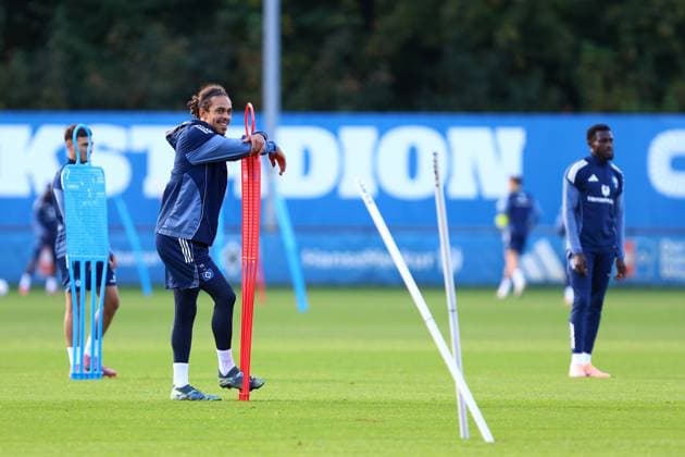 15 Yussuf Poulsen (Hamburger SV) Fußball I Herren I Training I Saison 2025-2026 I Hamburger SV I 09.10.2025 I Trainingsplätze Volksparkstadion