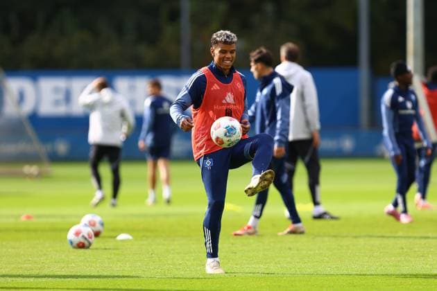 11 Ransford-Yeboah Königsdörffer (Hamburger SV) Fußball I Herren I Training I Saison 2025-2026 I Hamburger SV I 09.10.2025 I Trainingsplätze Volksparkstadion