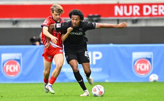 09.10.2025 - Fussball - Saison 2025 2026 - Testspiel Freundschaftsspiel Vorbereitungsspiel : 1. FC Heidenheim FCH - SpVgg Greuther Fürth ( Kleeblatt ) - - xwoxzix - Tobias Weigel (37, 1. FC Heidenheim FCH ) David Abrangao (40, SpVgg Greuther Fürth )