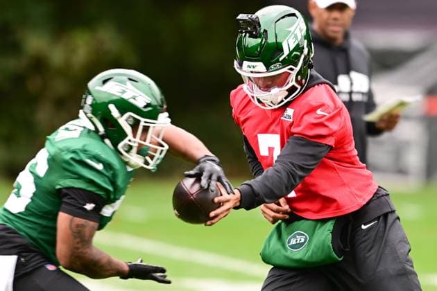 New York Jets 09 10 2025. Training Session New York Jets Quarterback Justin Fields (7) during the training session, press conference, PK, Pressekonferenz for New York Jets at the Grove Hotel, Chandler s Cross, United Kingdom on 9 October 2025. Chandler s Cross Grove Hotel Hertfordshire United Kingdom Editorial use only , Copyright: xDennisxGoodwinx PSI-23013-0053
