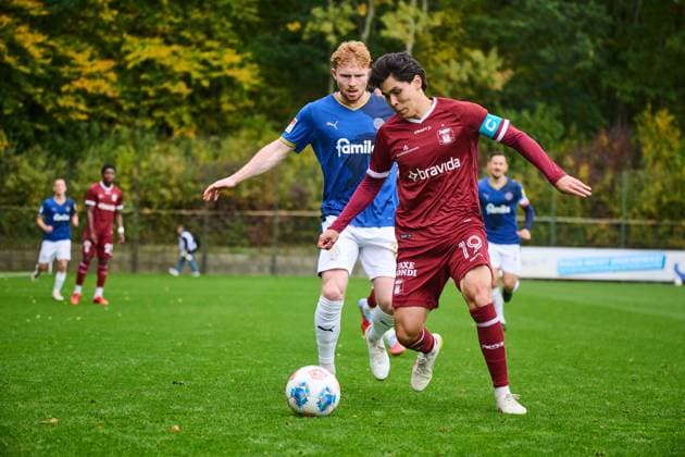 09.10.2025, Fußball, Herren, Testspiel, Freundschaftsspiel, Saison 2025 2026, Holstein Kiel - Aarhus GF Robert Wagner gegen Eric Kahl Kiel Holstein-Stadion, Projensdorf, T Schleswig-Holstein Deutschland