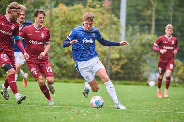 09.10.2025, Fußball, Herren, Testspiel, Freundschaftsspiel, Saison 2025 2026, Holstein Kiel - Aarhus GF Phil Harres Kiel Holstein-Stadion, Projensdorf, T Schleswig-Holstein Deutschland