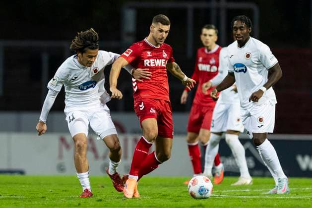 Cologne Cup 2025; 09.10.2025 Tom Krauß (1. FC Köln, 5), Soichiro Kozuki (Viktoria Köln, 41) beim Cologne Cup 2025 im Spiel 1. FC Köln gegen Viktoria Köln am 09.10.2025 im Südstadion in Köln Copyright: xBEAUTIFULxSPORTS Meuselx