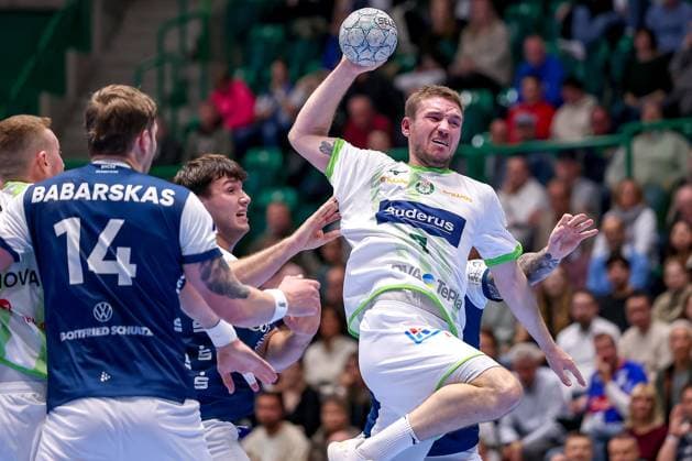 09.10.2025, Handball, HBL, Bergischer HC - HSG Wetzlar, Unihalle Wuppertal: Dominik Mappes (HSG Wetzlar 07) beim Wurf auf das Tor Nordrhein-Westfalen Deutschland