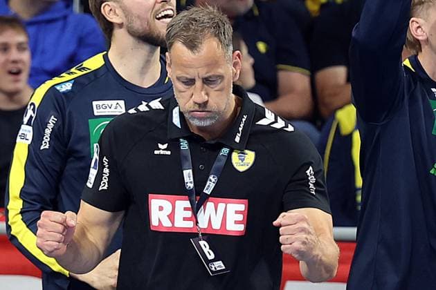 09.10.2025, xrekx, Handball Daikin HBL, Rhein Neckar Loewen - Frisch AUF! Göppingen v.l. Maik Machulla Trainer (Rhein-Necker Loewen) (DFL DFB REGULATIONS PROHIBIT ANY USE OF PHOTOGRAPHS as IMAGE SEQUENCES and or QUASI-VIDEO) Mannheim
