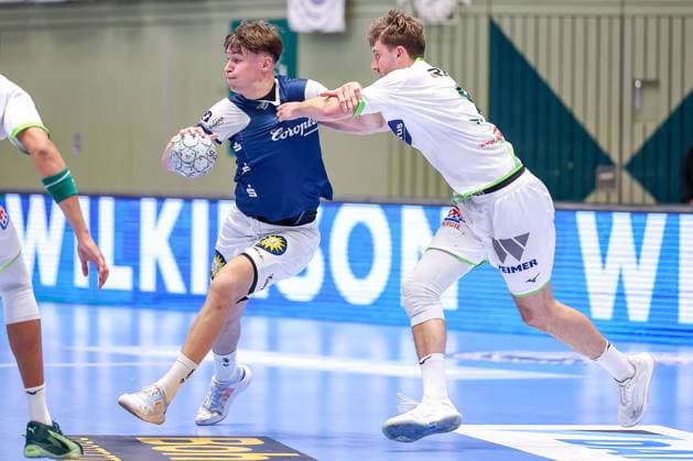 09.10.2025, Handball, HBL, Bergischer HC - HSG Wetzlar, Unihalle Wuppertal: Soeren Steinhaus (BHC 53) im Zweikampf gegen Niklas Theiß (HSG Wetzlar 09) Nordrhein-Westfalen Deutschland