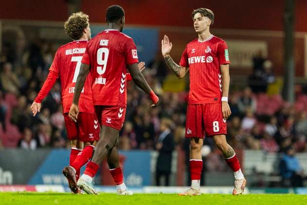 Cologne Cup 2025; 09.10.2025 Denis Huseinbasic (1. FC Köln, 8), Luca Waldschmidt (1. FC Köln, 7) und Ragnar Ache (1. FC Köln, 9) jubeln nach dem Tor beim Cologne Cup 2025 im Spiel 1. FC Köln gegen Fortuna Köln am 09.10.2025 im Südstadion in Köln Copyright: xBEAUTIFULxSPORTS Meuselx