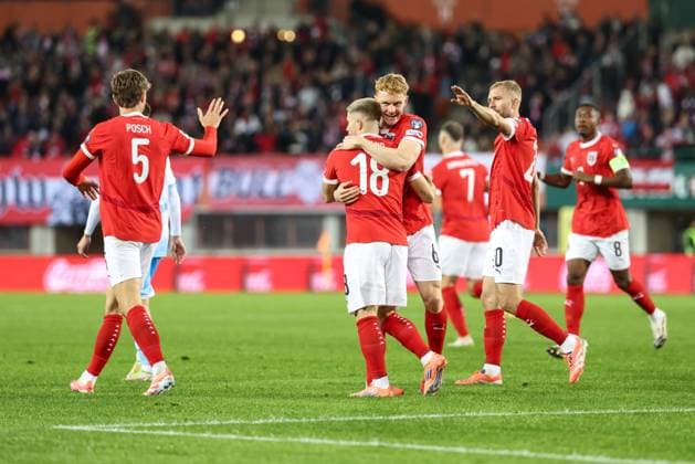 SOCCER - FIFA WC quali, AUT vs SMR VIENNA,AUSTRIA,09.OCT.25 - SOCCER - FIFA World Cup, WM, Weltmeisterschaft, Fussball 2026, European Qualifiers, group stage, OEFB international match, Länderspiel, Nationalmannschaft Austria vs San Marino. Image shows the rejoicing of AUT with Romano Schmid (AUT).  GEPAxpictures xArminxRauthner