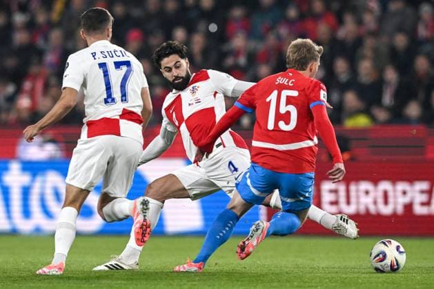 Czechia v Croatia - FIFA World Cup, WM, Weltmeisterschaft, Fussball 2026 Qualifier Josko Gvardiol of Croatia competes for a ball with Pavel Sulc of Czechia during the FIFA World Cup 2026 qualifier match between Czechia and Croatia at Fortuna Arena on October 9, 2025 in Prague, Czech Republic.  MarkoxLukunic PIXSELL