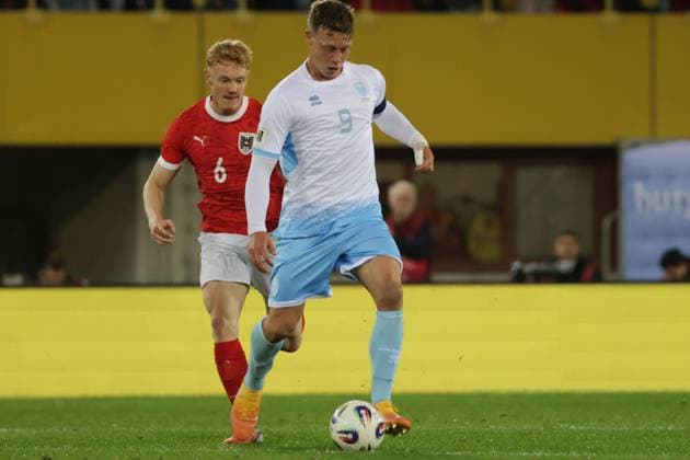 SOCCER - FIFA WC quali, AUT vs SMR VIENNA,AUSTRIA,09.OCT.25 - SOCCER - FIFA World Cup, WM, Weltmeisterschaft, Fussball 2026, European Qualifiers, group stage, OEFB international match, Länderspiel, Nationalmannschaft Austria vs San Marino. Image shows Nicolas Seiwald (AUT) and Nicola Nanni (SMR). GEPAxpictures xDavidxBitzan
