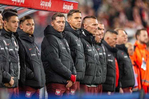 SUPERAUTO.PL STADION SLASKI W CHORZOWIE CHORZOW POLSKA 09.10.2025 PILKA NOZNA MECZ TOWARZYSKI REPREZENTACJI POLSKI SEZON 2025 2026 POLISH national team, Nationalteam FRIENDLY GAME SEASON 2025 2026 POLSKA VS NOWA ZELANDIA POLAND VS NEW ZEALAND ROBERT LEWANDOWSKI NA LAWCE REZERWOWYCH FOT.Kamil Wolny NEWSPIX.PL --- newspix.pl POLAND OUT! 