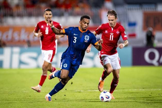 ATTARD - (l-r) Ilyas Chouaref of Malta, JurriÃ«n Timber of the Netherlands, and Irvin Cardona of Malta at the National Stadium during the Dutch national team, Nationalteam s 2026 FIFA World Cup, WM, Weltmeisterschaft, Fussball qualifying match against Malta. ANP KOEN VAN WEEL xVIxANPxSportx xxANPxIVx 538797319 originalFilename: 538797319.jpg