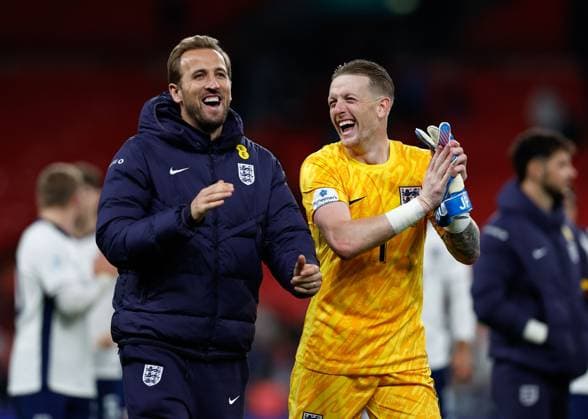 Harry Kane (left) and Jordan Pickford of England at the end of the game England v Wales, Football, Wembley Stadium, London, UK - 09 10 2025 EDITORIAL USE ONLY No use with unauthorised audio, video, data, fixture lists (outside the EU), club league logos or live services. Online in-match use limited to 45 images (+15 in extra time). No use to emulate moving images. No use in betting, games or  Copyright: xMattxImpey Shutterstockx 15526511aq