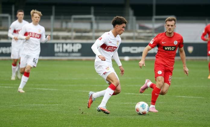 09.10.25 VfB Stuttgart - SV Elversberg Deutschland, Stuttgart, 09.10.2025, Fussball, Bundesliga, Testspiel, VfB Stuttgart - SV Elversberg: Noah Darvich (VfB Stuttgart).