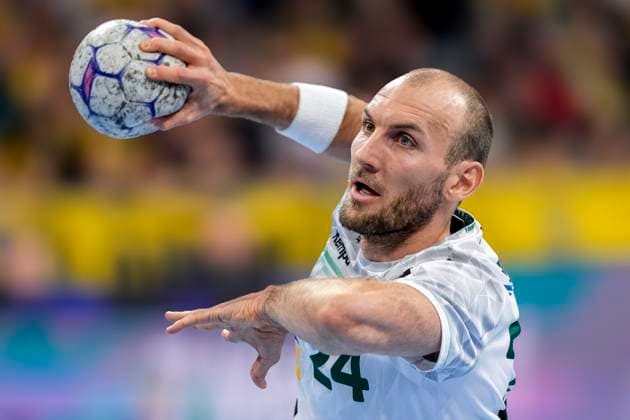 Marcel Schiller (Göppingen, 24), Spieler von Frisch Auf Göppingen, Einzelbild, Einzelfoto, beim Siebenmeter, 7-Meter, Strafwurf, Spielszene, Action, Aktion, 09.10.2025, Mannheim (Deutschland), Handball, Bundesliga, Rhein-Neckar Löwen - Frisch Auf Göppingen