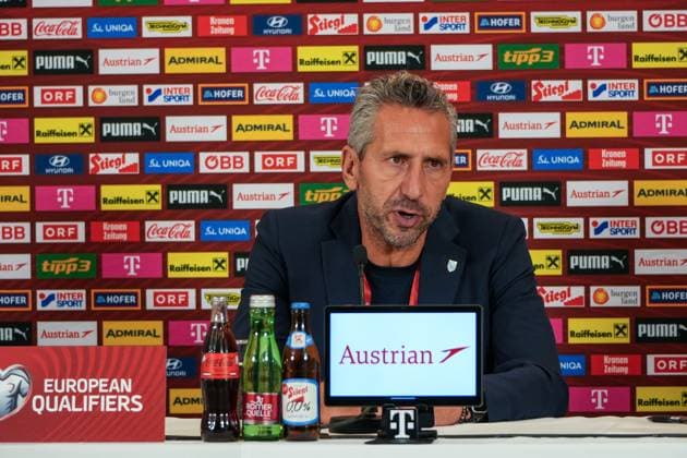 Fussball Österreich, FIFA WM Qualifikation Europa UEFA 2026, Spieltag 7 - ÖFB Österreich vs. San Marino - Ernst-Happel-Stadion (Wien, Österreich):Roberto Cevoli (San Marino, Trainer) bei der Pressekonferenz nach dem Spiel Copyright: xLukasxBierederx
