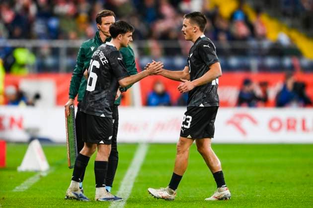 Owen Parker-Price of New Zealand comes on as Ryan Thomas of New Zealand comes off the field in a substitution, New Zealand All Whites v Poland, men™s International Friendly, Länderspiel, Nationalmannschaft football match at Silesian Stadium, Chorzow, Poland on Thursday 9 October 2025. Photo credit: Adam Nurkiewicz Chorzow Poland Copyright: xAdamxNurkiewiczx xx