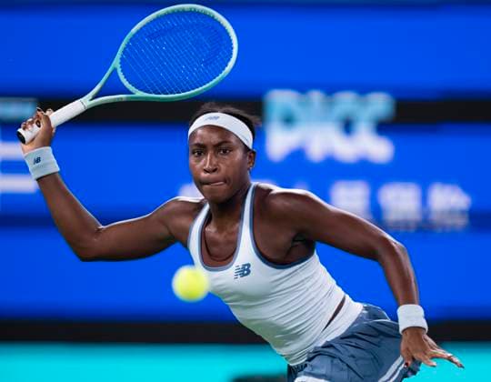 (251010) -- WUHAN, Oct. 10, 2025 -- Coco Gauff of the United States hits a return during the women s singles round of 16 match against Zhang Shuai of China at the 2025 Wuhan Open tennis tournament in Wuhan, central China s Hubei Province, Oct. 9, 2025. ) (SP)CHINA-WUHAN-TENNIS-WUHAN OPEN-WOMEN S SINGLES (CN) WuxZhizun 