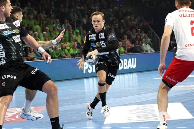DEU, EHF Champions League, Fuechse Berlin vs. DINAMO BUCURESTI, 09.10.2025, Max-Schmeling-Halle, Berlin, DEU, EHF Champions League, Fuechse Berlin vs. DINAMO BUCURESTI, im Bild Tobias Grondahl (Fuechse Berlin 15)