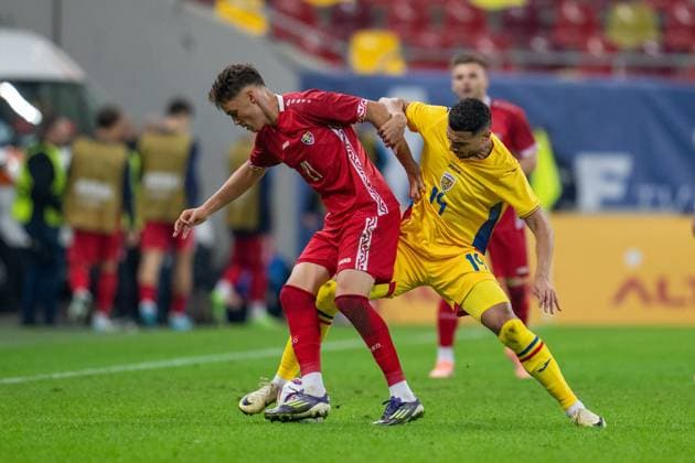 Sergiu Perciun (S), Vladimir Screciu (D), Rumaenien vs. Moldawien, Fussball, Freundschaftsspiel, Laenderspiel, 09.10.2025 Bukarest Bukarest Rumaenien