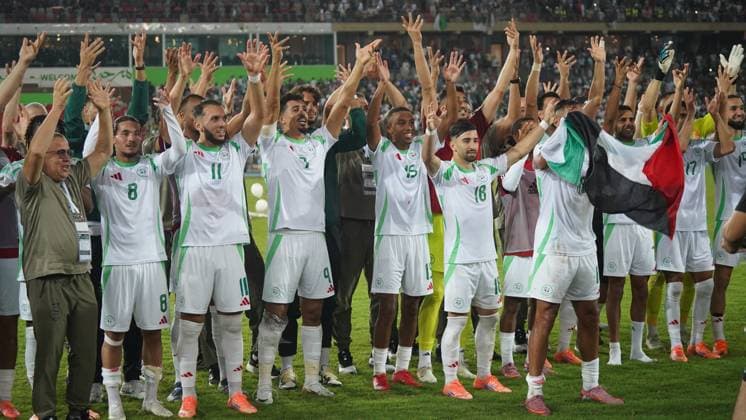 World Cup Qualifiers - Algeria v Somalia Anis Hadj Moussa, Baghdad Bounedjah, Amine Gouiri, Rafik Belghali, Mohammed Amoura and Youcef Belaïli of the Algerian national soccer team celebrate their victory during Algeria v Somalia compete for a World Cup qualifying match at Miloud Hadefi Stadium in Bir El Djir. Bir El Djir, Algérie, October 9, 2025. Photo by Hamza Bouhara ABACAPRESS.COM Oran Algeria  Copyright: xBouharaxHamza ABACAx