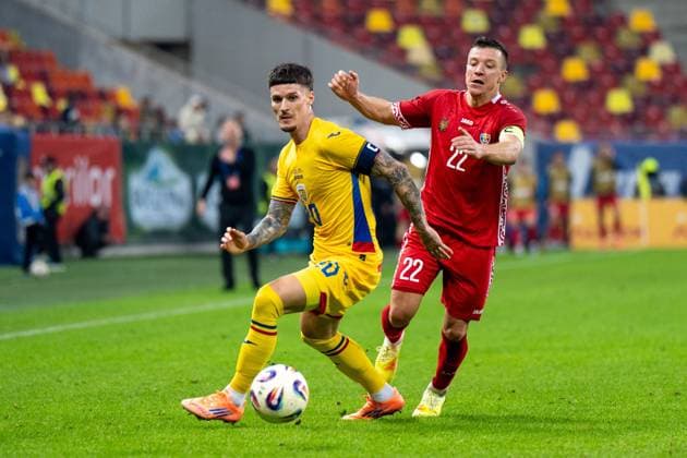 Denis Man (S), Vadim Rata (D), Rumaenien vs. Moldawien, Fussball, Freundschaftsspiel, Laenderspiel, 09.10.2025 Bukarest Bukarest Rumaenien