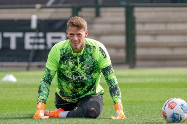 10.10.2025, Fussball: Freundschaftsspiel, Borussia Moenchengladbach - SC Preussen Muenster, Saison 2025 2026, Fohlenplatz am Borussia Park in Moenchengladbach. Jonas Omlin (Borussia Moenchengladbach. 01) beim Aufwaermen. Foto: Kirchner-Media Thomas Haesler Copyright: xKirchner-Media ThomasxHaeslerx