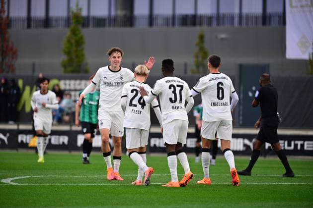10.10.2025; Moenchengladbach; Fussball, Herren, Saison 2025 2026, Testspiel, Borussia Moenchengladbach vs. Preussen Muenster Torjubel Gladbach nach dem Tor zum 3-1; 37 Torschuetze Iaia Manco Danfa (Gladbach) DFL regulations prohibit any use of photographs as image sequences and or quasi-video. Borussia-Park NRW Deutschland