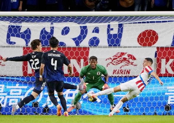 Football: Friendly between Japan and Paraguay Paraguay s Miguel Almiron (far R) opens the scoring in the first half of an International Friendly, Länderspiel, Nationalmannschaft against Japan at Panasonic Stadium Suita in Suita, Osaka Prefecture, on Oct. 10, 2025.  A14AA0004929797P