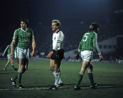16.11.83 Deutschland - Nordirland Deutschland, Hamburg, 16.11.1983, Fussball, EM-Qualifikation, Deutschland - Nordirland (0:1): Karl-Heinz Rummenigge (Deutschland). *** 16 11 83 Germany Northern Ireland Germany, Hamburg, 16 11 1983, Football, European Championship Qualification, Germany Northern Ireland 0 1 Karl Heinz Rummenigge Germany